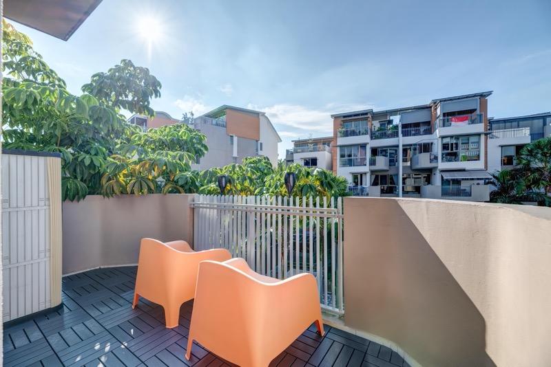 TERRASSE Condominium For Sale, $1,388,000, 2 Bed 2 Bath 850 sqft $1,633.00 psf