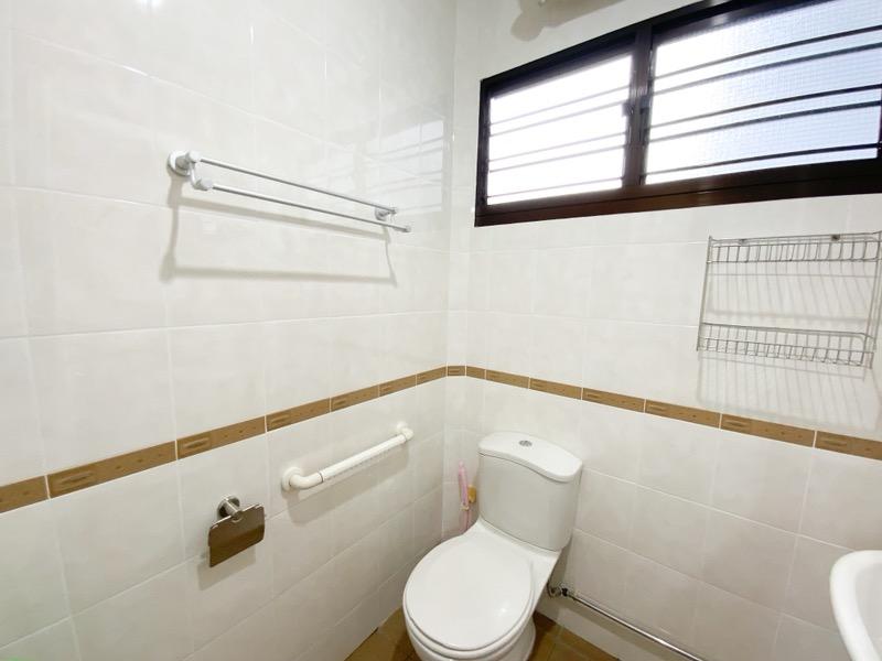 HDB Apartment for Sale, 368 Bukit Batok Street 31 HDB Apartment For Sale, $420,000, 2 Bed 2 Bath 731 sqft $575.00 psf, SGD 420,000 | 99-year Leasehold