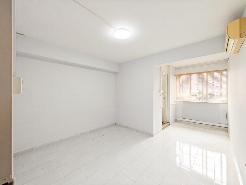 HDB Apartment for Sale, 403 Serangoon Avenue 1 HDB Apartment For Sale, $838,000, 3 Bed 2 Bath 1,130 sqft $742.00 psf, SGD 838,000 | 99-year Leasehold