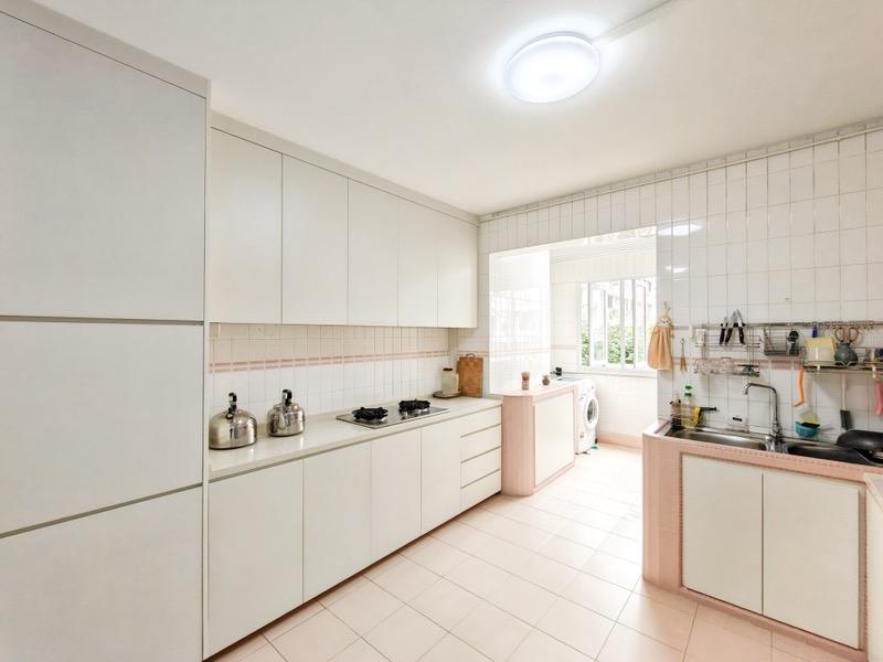 HDB Apartment for Sale, 403 Serangoon Avenue 1 HDB Apartment For Sale, $838,000, 3 Bed 2 Bath 1,130 sqft $742.00 psf, SGD 838,000 | 99-year Leasehold