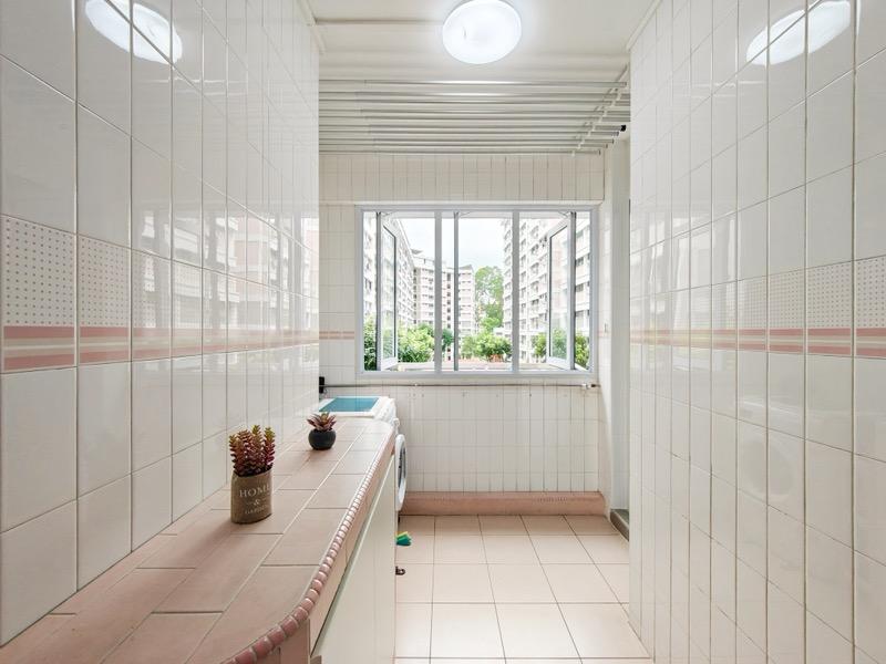 HDB Apartment for Sale, 403 Serangoon Avenue 1 HDB Apartment For Sale, $838,000, 3 Bed 2 Bath 1,130 sqft $742.00 psf, SGD 838,000 | 99-year Leasehold