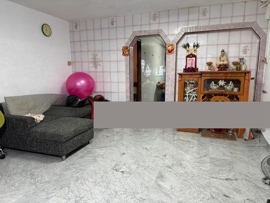 Prop-GPT: HDB Apartment: D27 Yishun 735 Yishun Street 72