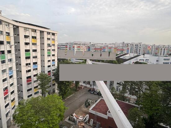 HDB Apartment for Sale, 735 Yishun Street 72 HDB Apartment For Sale, $590,000, 3 Bed 2 Bath 1,001 sqft $589.00 psf, SGD 590,000 | 99-year Leasehold
