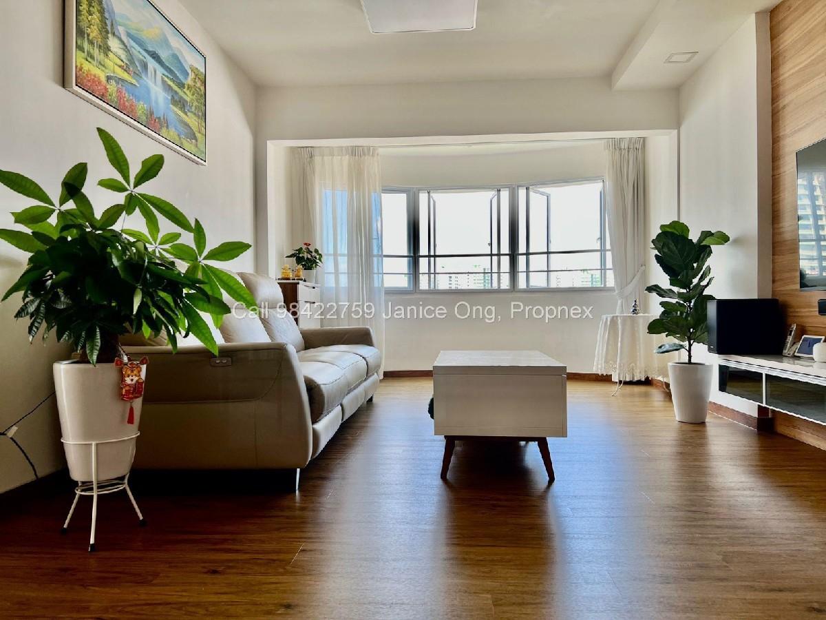 Prop-GPT: HDB Apartment: D25  10 Marsiling Drive