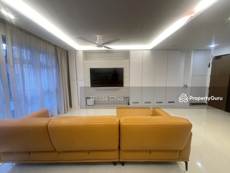 Prop-GPT: HDB Flat: D19 Punggol 323C Sumang Walk