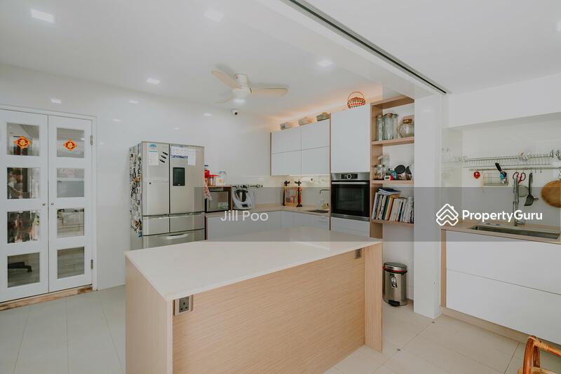 Prop-GPT: Corner Terrace: D19  Kovan Road