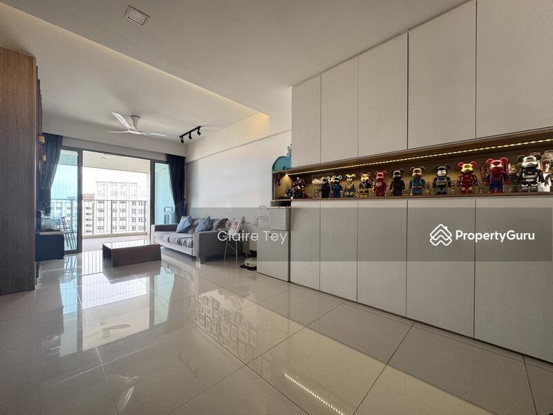 Prop-GPT: HDB Flat: D18  519D Tampines Central 8