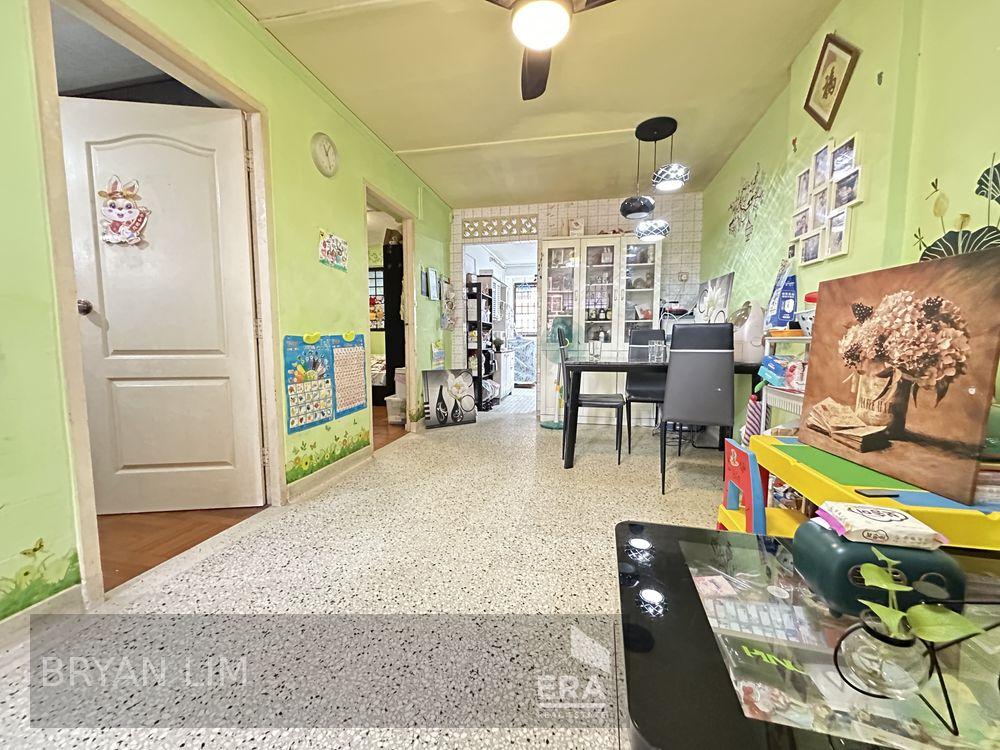 Prop-GPT: HDB - 2 room: D03 Alexandra 86 Redhill Close