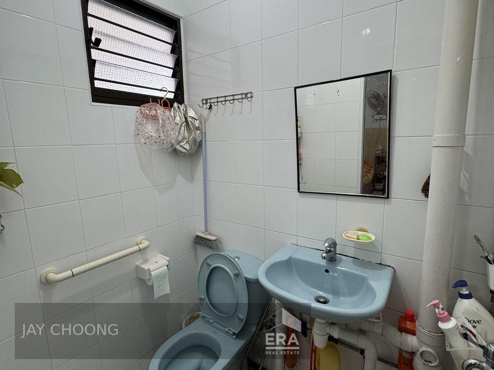 HDB - 2 room for Sale: Bedok North Street 1, Bedok, D16, 460420