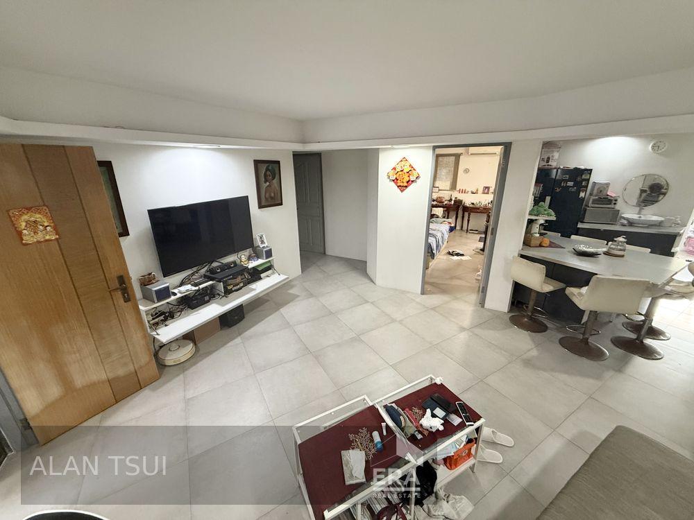 Prop-GPT: HDB - 3 room: D14  54 Cassia Crescent
