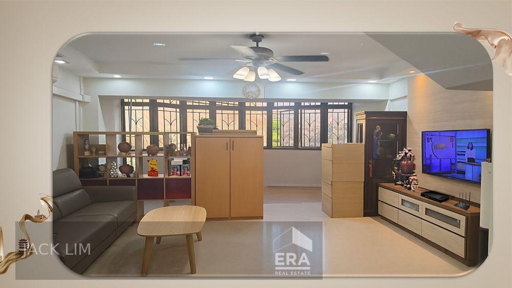 HDB - 4 room for Sale. 