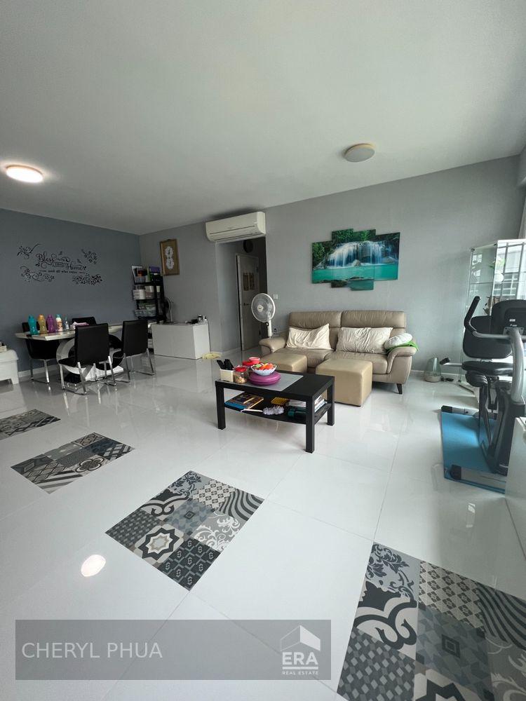 Prop-GPT: HDB - 3 room: D27 Yishun 428b Yishun Avenue 11
