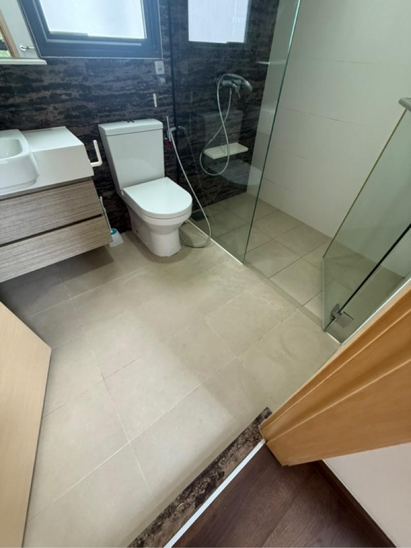 The Luxurie Condominium For Sale, $1,250,000, 2 Bed 2 Bath 732 sqft $1,708.00 psf