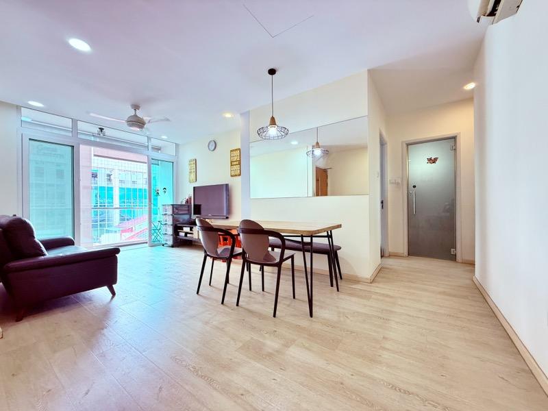 Prop-GPT: Condominium: D15  The Elegance @ Changi