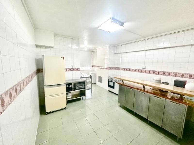 HDB Apartment for Sale. 