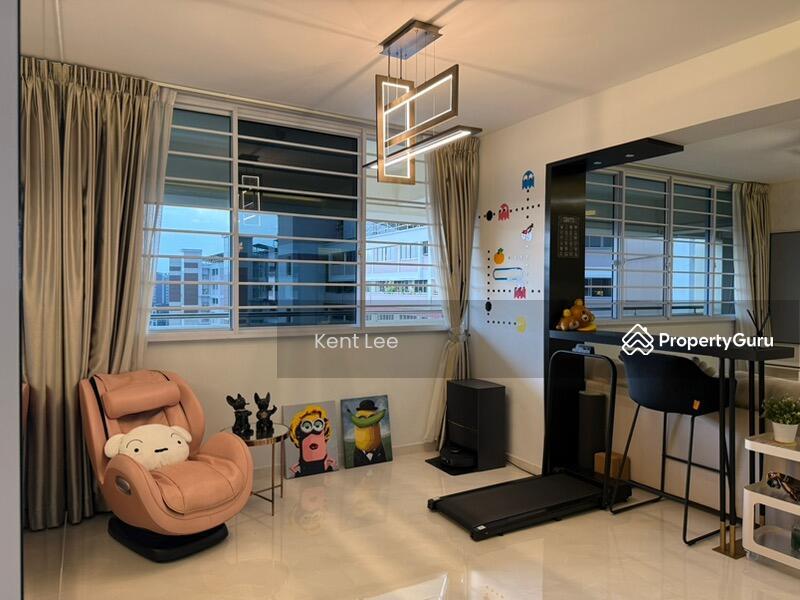 HDB Flat for Sale. , 410 Serangoon Central. , SGD 866,000 | 99-year lease. 
