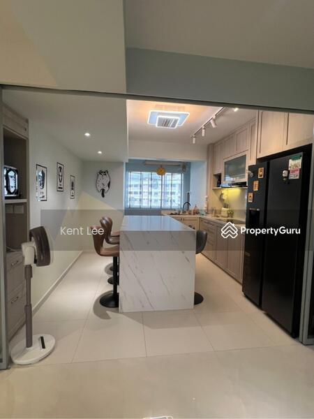 HDB Flat for Sale. , 410 Serangoon Central. , SGD 866,000 | 99-year lease. 
