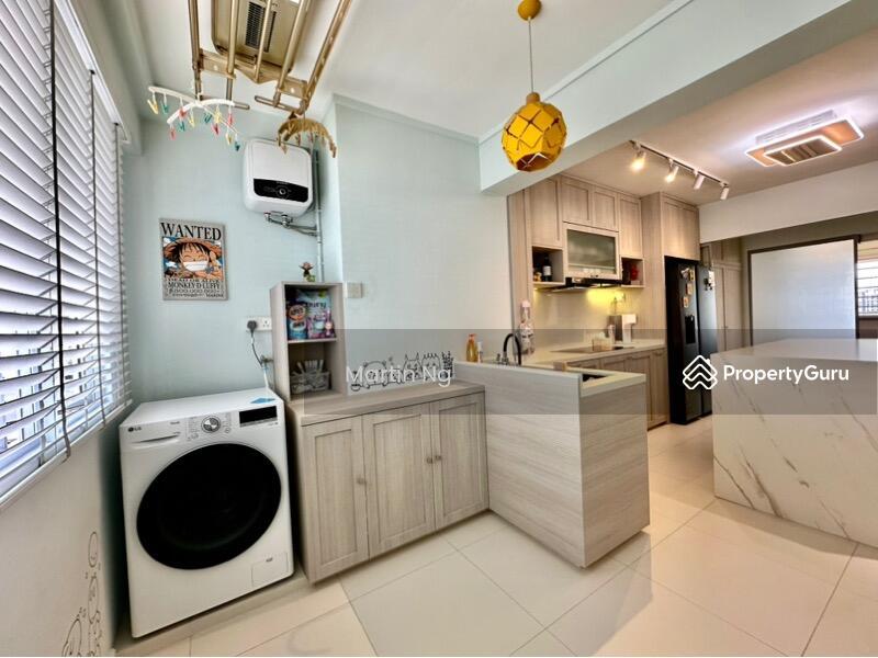 HDB Flat for Sale. , 410 Serangoon Central. , SGD 866,000 | 99-year lease. 