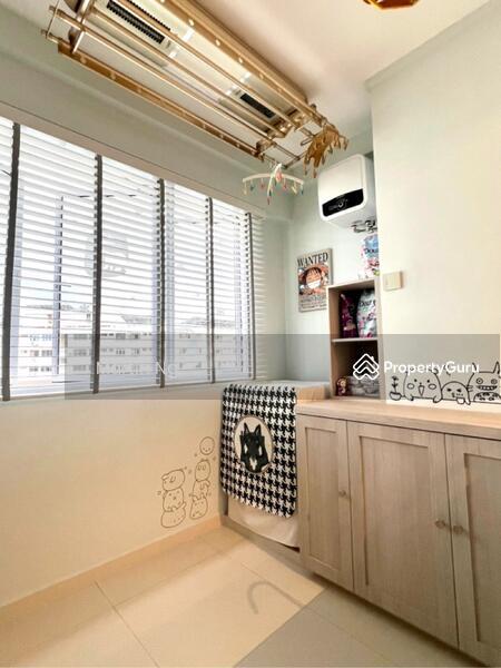 HDB Flat for Sale. , 410 Serangoon Central. , SGD 866,000 | 99-year lease. 