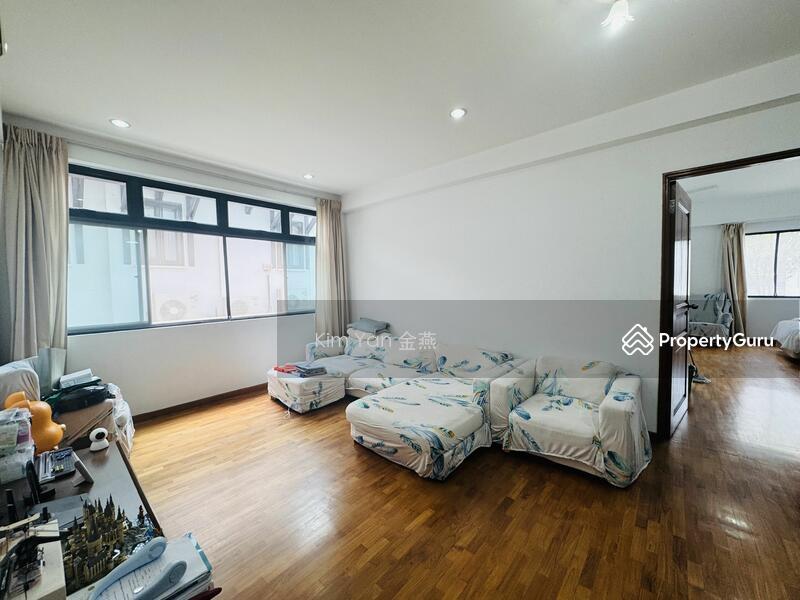 Semi-Detached for Sale: Holland, D10, 278300