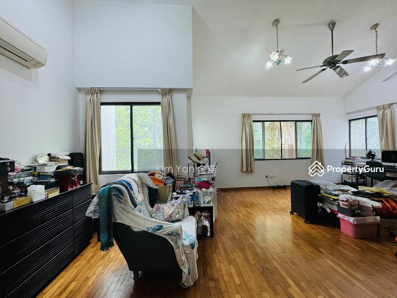Semi-Detached for Sale: Holland, D10, 278300