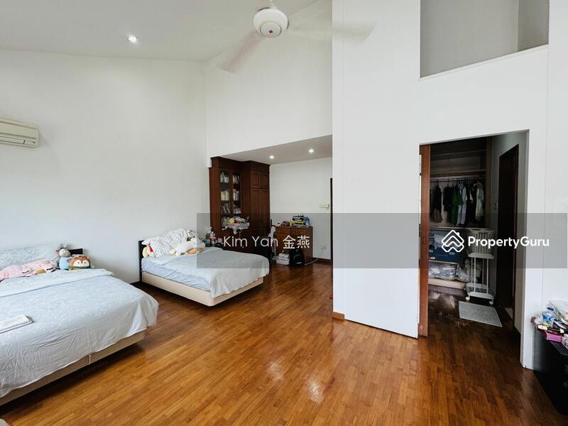Semi-Detached for Sale: Holland, D10, 278300
