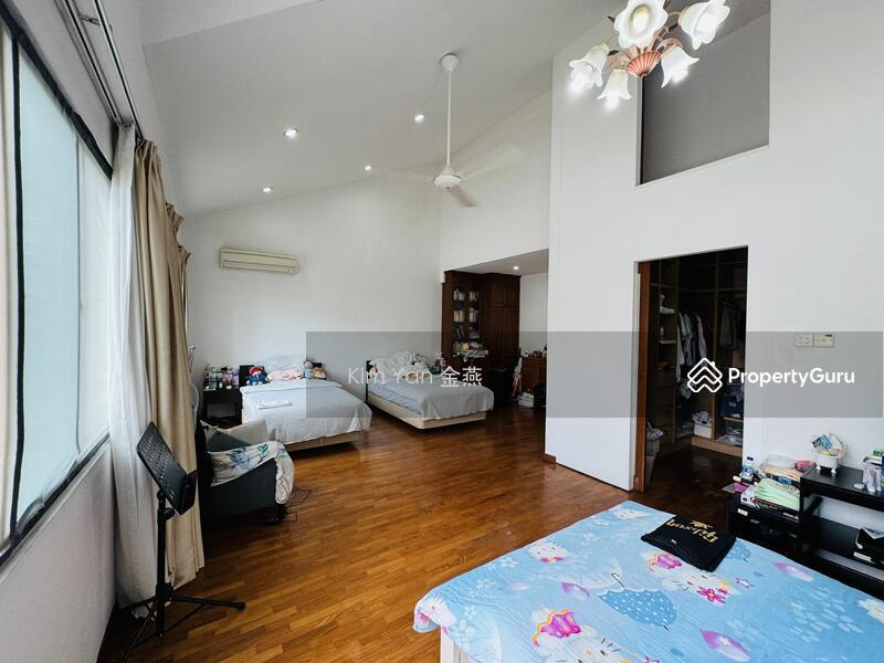 Semi-Detached for Sale: Holland, D10, 278300