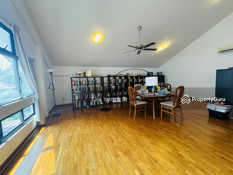 Semi-Detached for Sale: Holland, D10, 278300