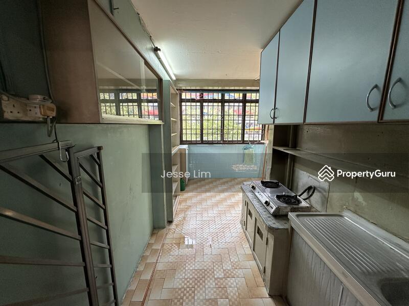 HDB Flat for Sale: D13, 370058