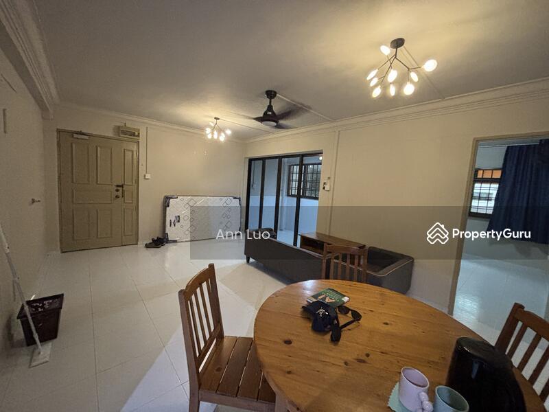 Prop-GPT: HDB Flat: D19  258 Serangoon Central Drive
