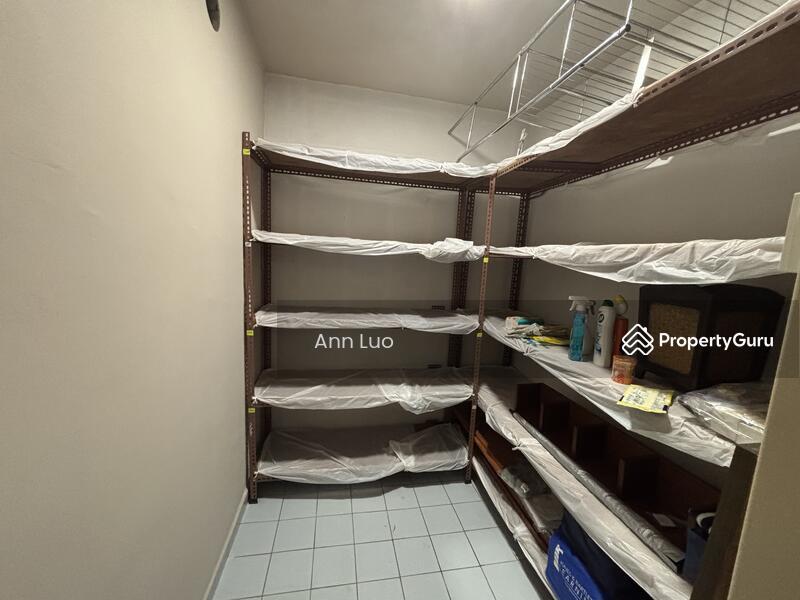 HDB Flat for Sale. , 258 Serangoon Central Drive. , SGD 890,000 | 99-year lease. 