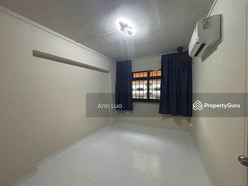 HDB Flat for Sale. , 258 Serangoon Central Drive. , SGD 890,000 | 99-year lease. 