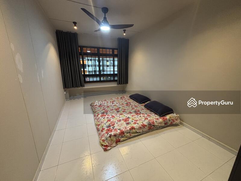 HDB Flat for Sale. , 258 Serangoon Central Drive. , SGD 890,000 | 99-year lease. 