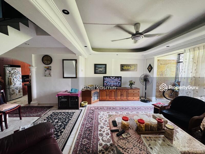 Prop-GPT: HDB Flat: D16  719 Bedok Reservoir Road