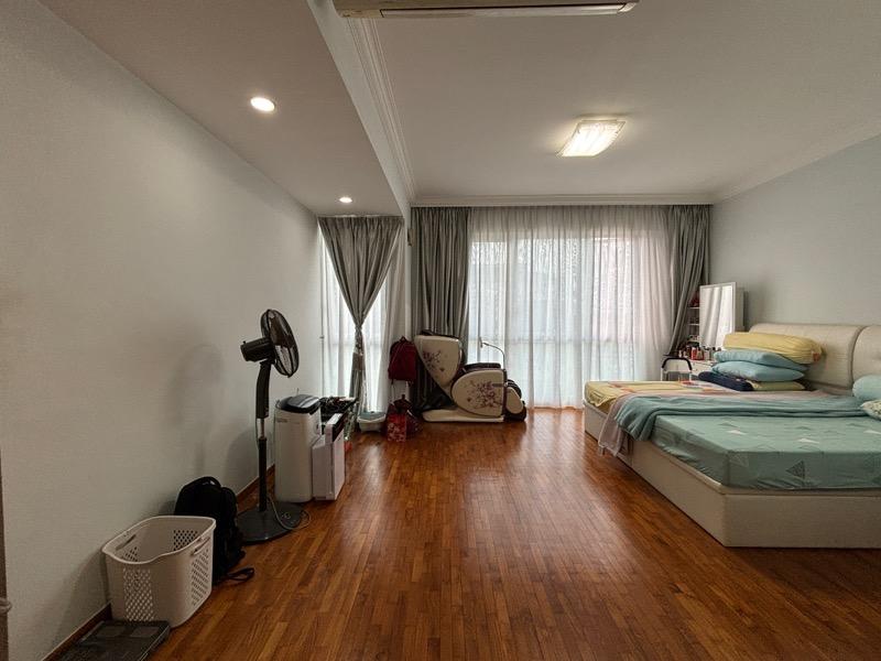 A Treasure Trove Condominium For Sale, $4,880,000, 7 Bed 5 Bath 4,870 sqft $1,002.00 psf