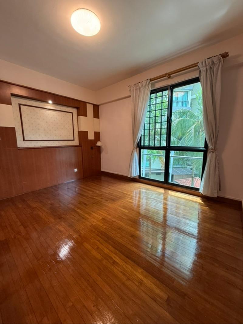 Simei Green Condominium Condominium For Sale, $1,320,000, 3 Bed 2 Bath 1,195 sqft $1,105.00 psf