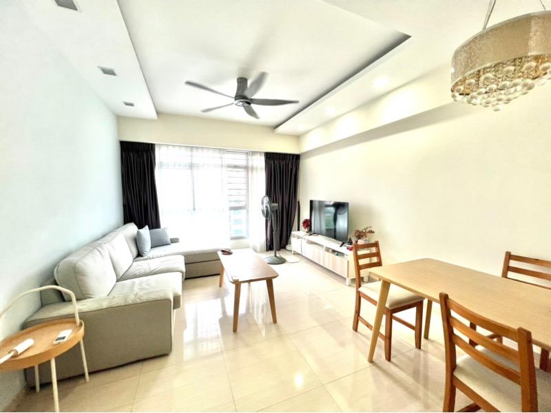 Prop-GPT: HDB Apartment: D19  211D Compassvale Lane