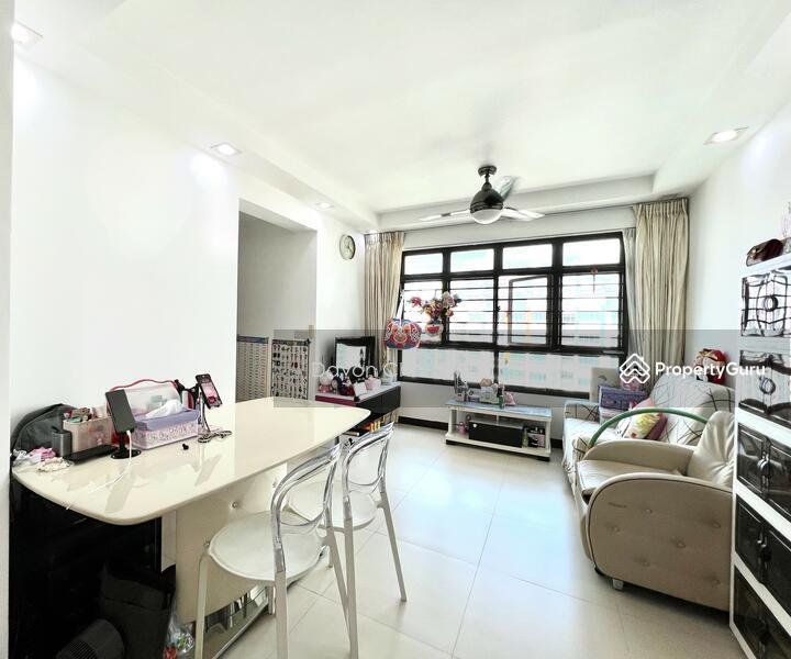 Prop-GPT: HDB Flat: D27  592A Montreal Ville