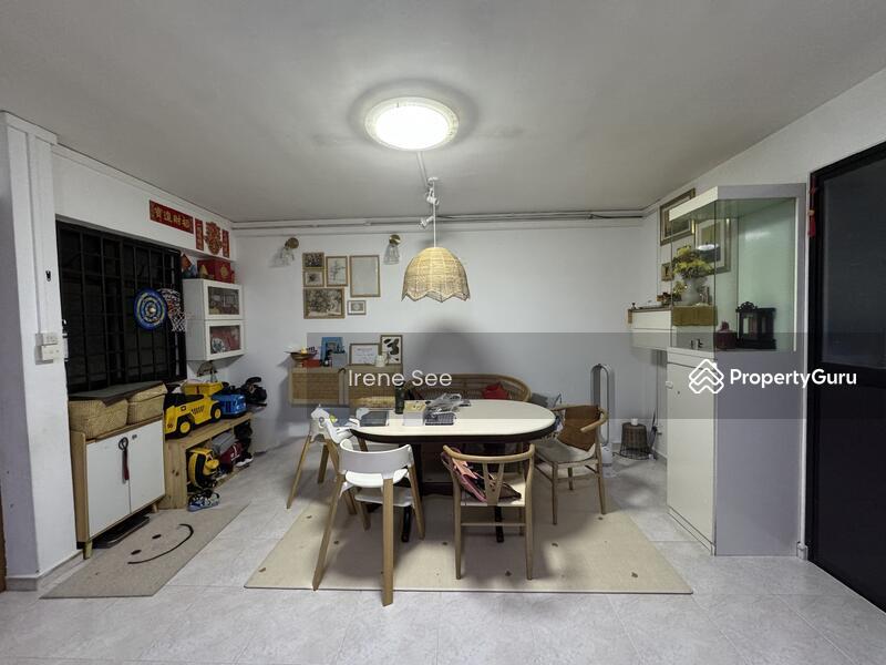 Prop-GPT: HDB Flat: D25  742 Woodlands Circle