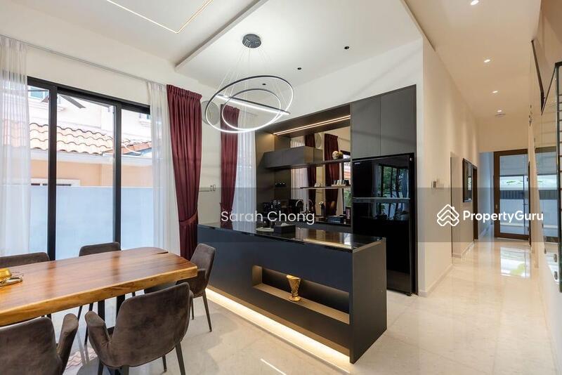 Corner Terrace for Sale: D28, 808910