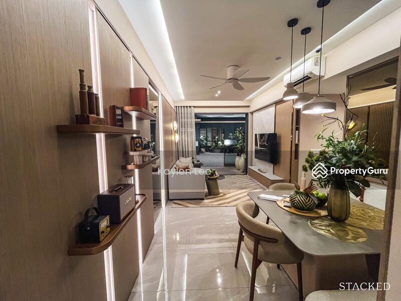 Prop-GPT: Condominium: D18  PARKTOWN Residence