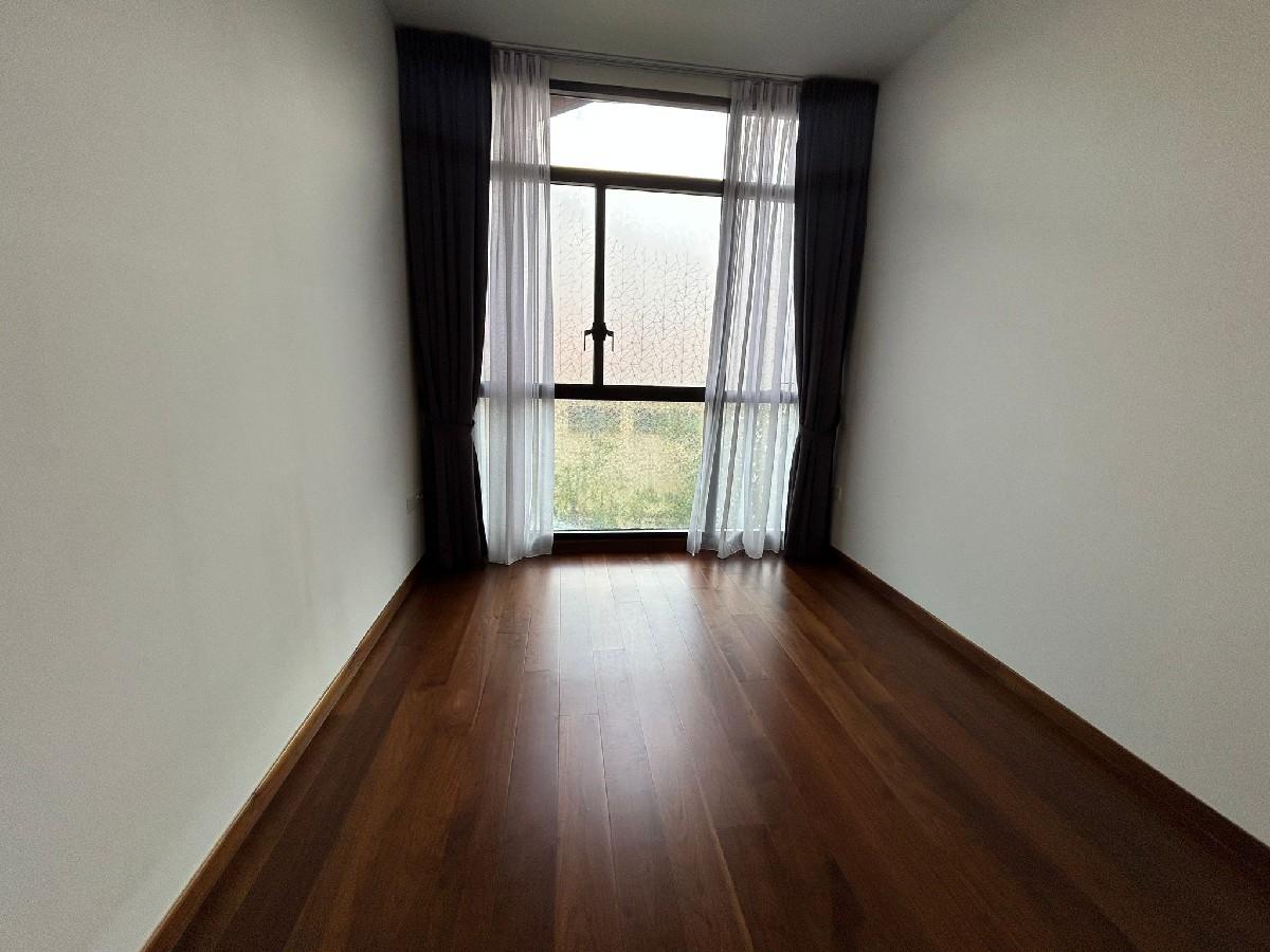 Daintree Residence Condominium For Sale, $1,390,000, 2 Bed 2 Bath 710 sqft $1,958.00 psf