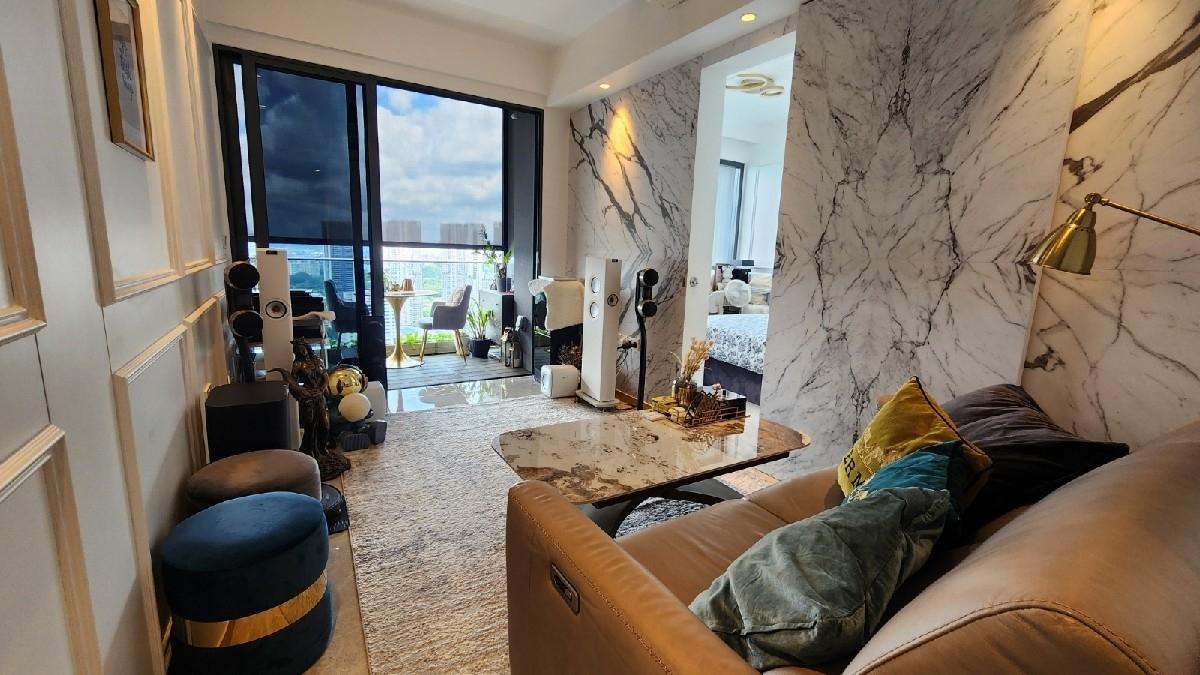 Prop-GPT: Condominium: D03  Stirling Residences