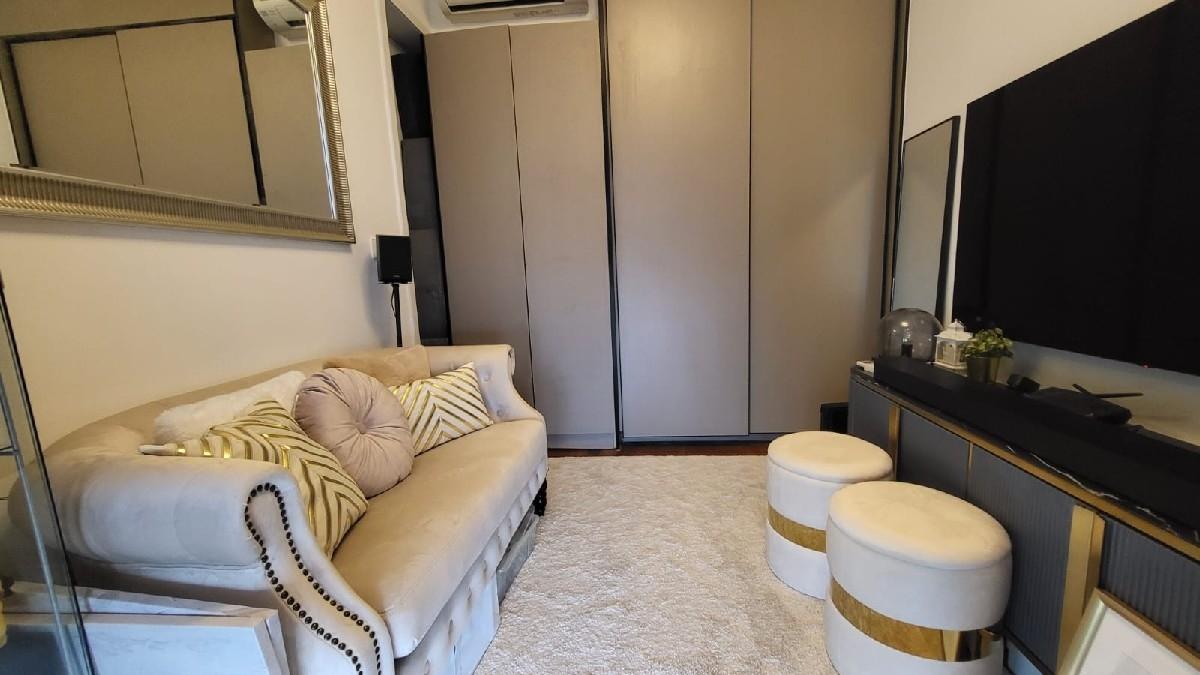 Stirling Residences Condominium For Sale, $1,550,000, 2 Bed 1 Bath 624 sqft $2,484.00 psf