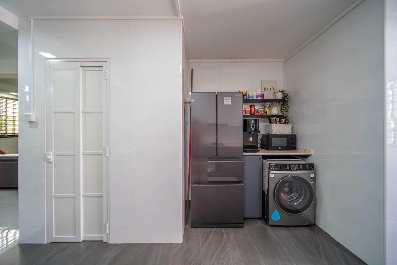 888 Tampines Street 81 HDB Apartment For Sale, $680,000, 3 Bed 2 Bath 1,162 sqft $585.00 psf