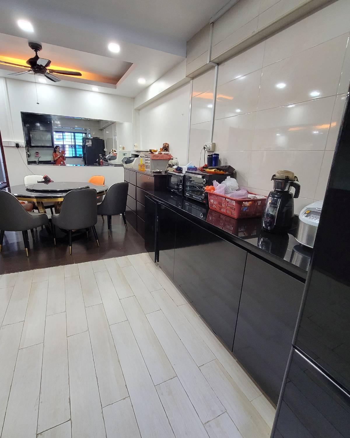 127 Pasir Ris Street 11 HDB Apartment For Sale, $650,000, 3 Bed 2 Bath 1,130 sqft $575.00 psf