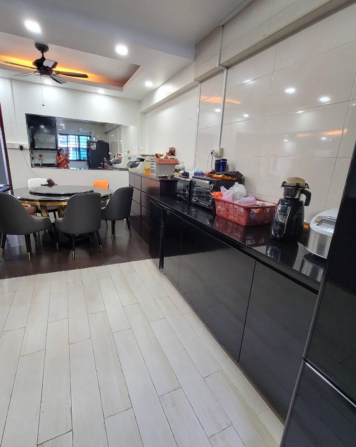 127 Pasir Ris Street 11 HDB Apartment For Sale, $650,000, 3 Bed 2 Bath 1,130 sqft $575.00 psf