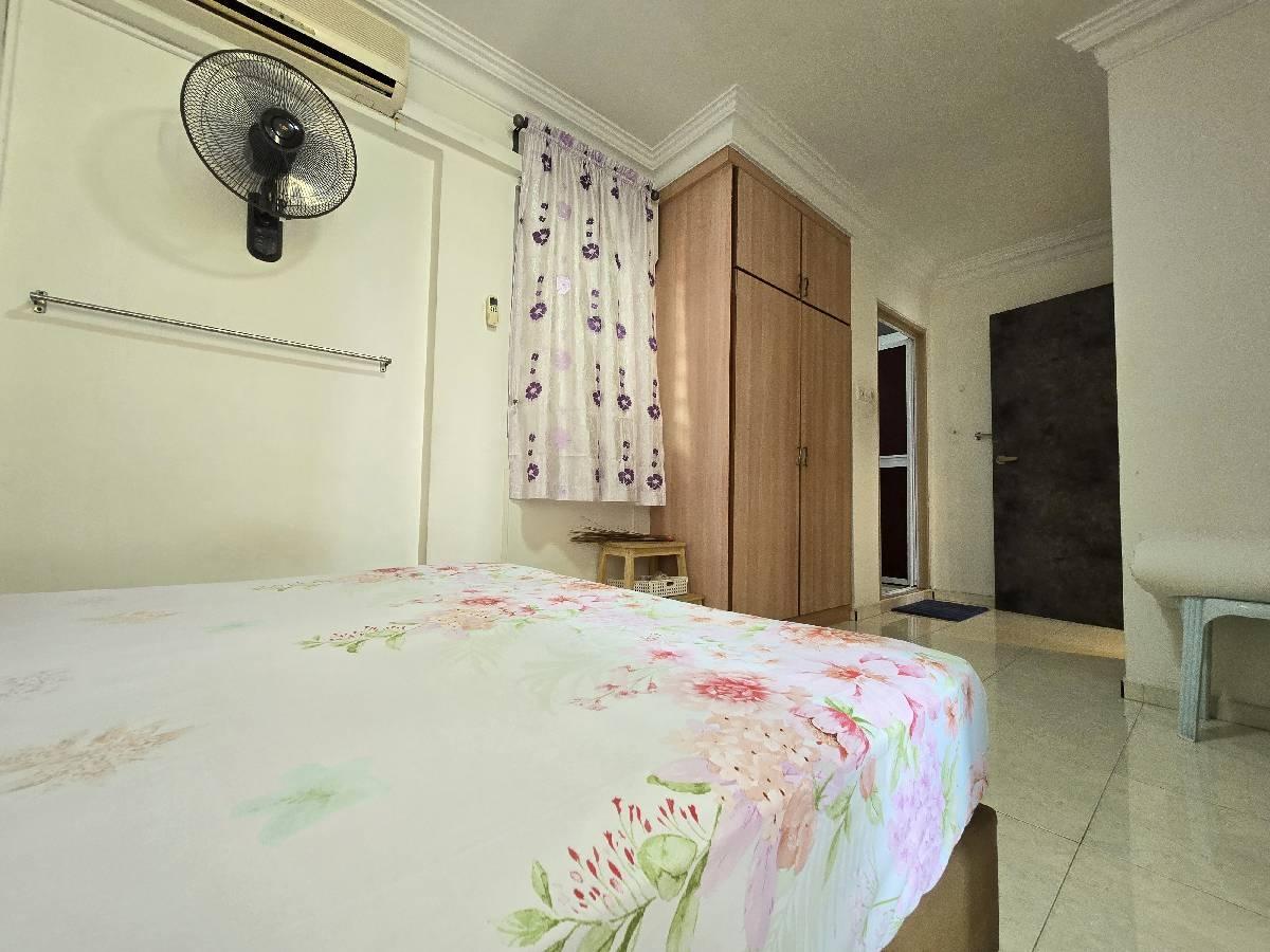 HDB Apartment for Sale: D27, 750492