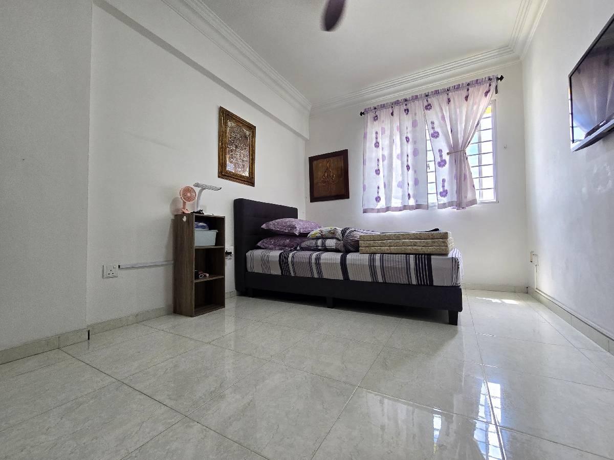 HDB Apartment for Sale: D27, 750492