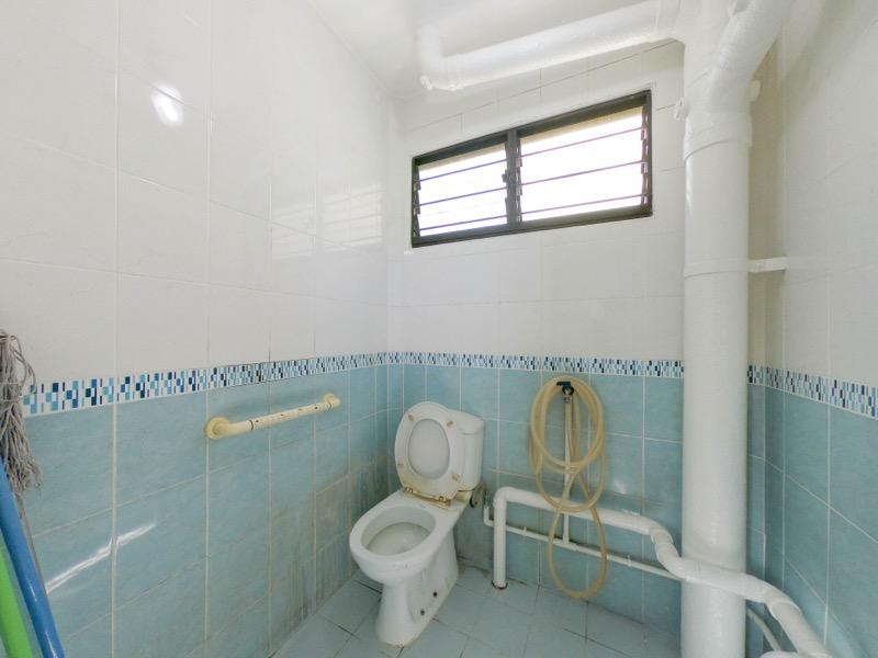 321 Bukit Batok Street 33 HDB Apartment For Sale, $420,000, 2 Bed 2 Bath 65 sqft $6,462.00 psf